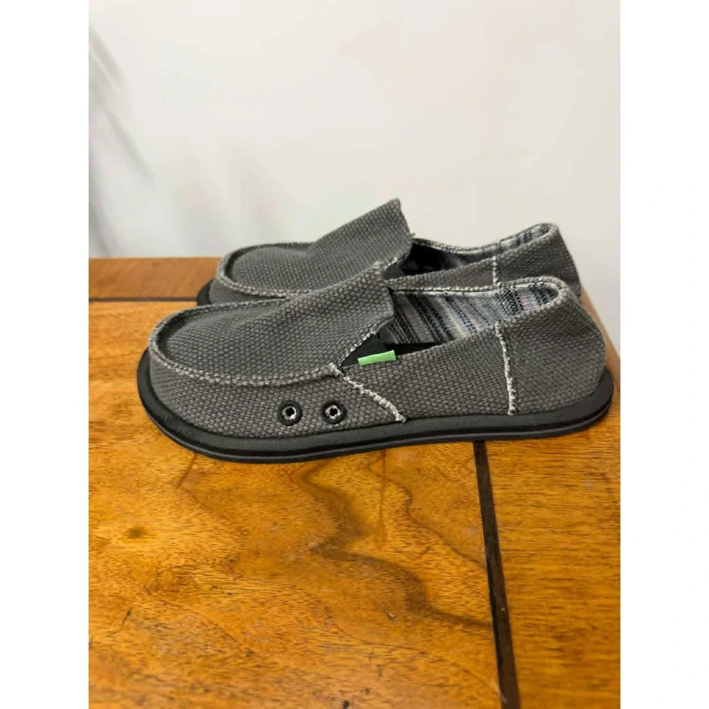 Sanuk sidewalk surfers